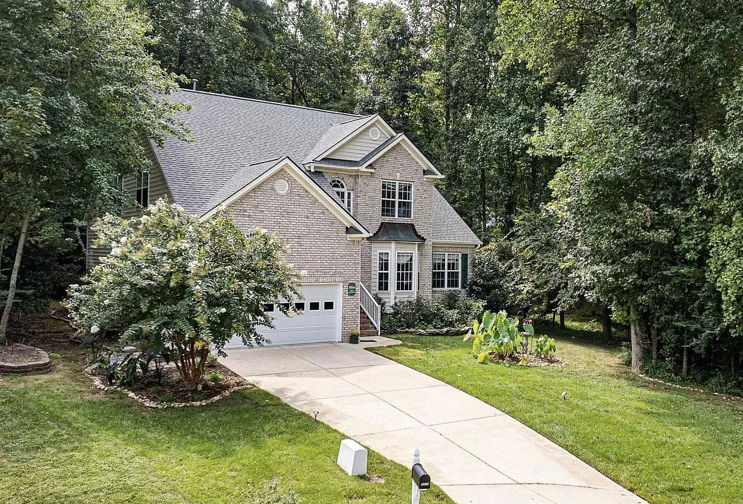 4 bed, 2.5 bath, 2681 sqft, $2,795 — Photo 2