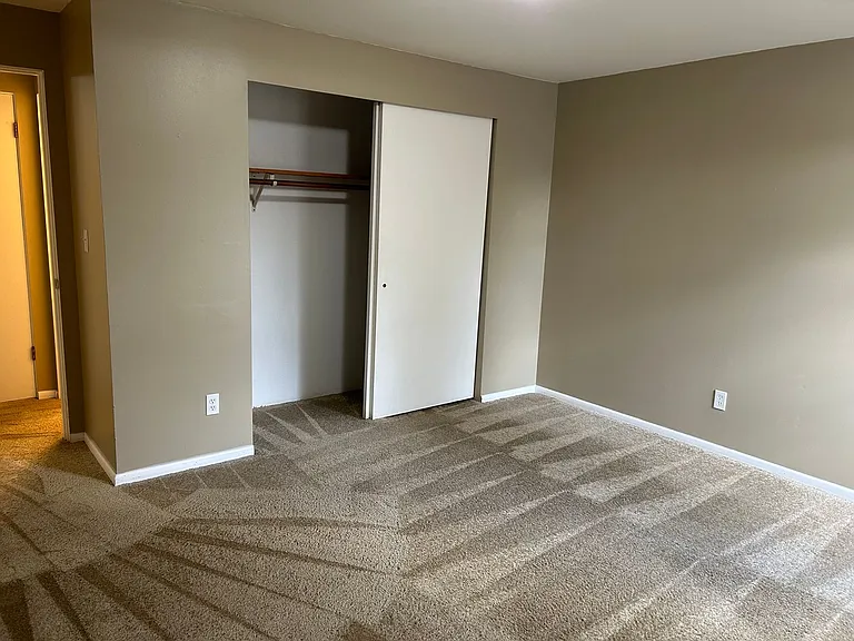 3326 Lombard Ave #25 — Photo 6