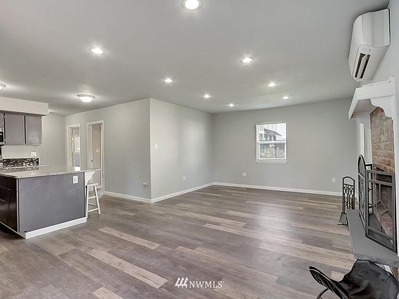 2nd image of 6828 150th St SW
