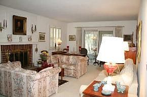 3rd image of 312 S Lexington Dr