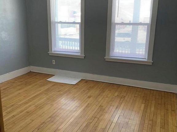 3rd image of 707 Court St