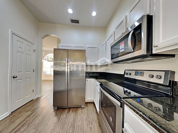 3rd image of 125 Whisper Ridge Dr