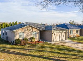 35646 Maureen Dr, Sterling Heights, MI 48310