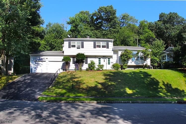 1st image of 15 Trombley Dr