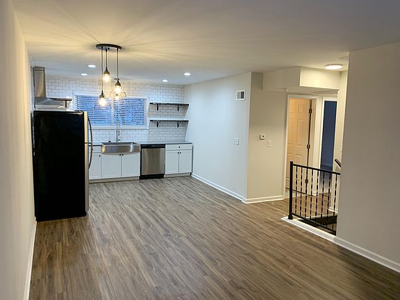 4th image of 91 Timber Hill Dr #A