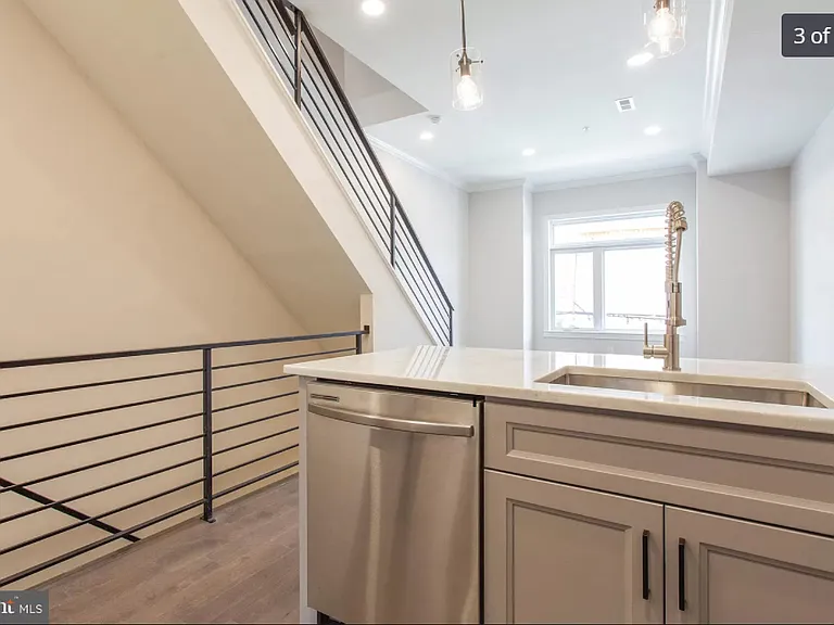 1630 N Marshall St #2 — Photo 3