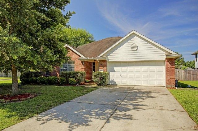 1st image of 19403 Scarlet Cove Dr