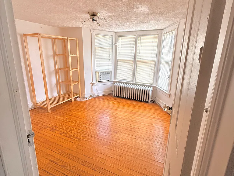 216 N Main St — Photo 10