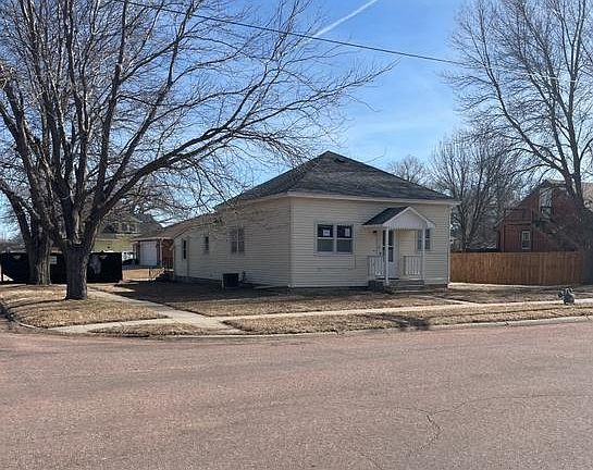 2nd image of 501 Clark Ave