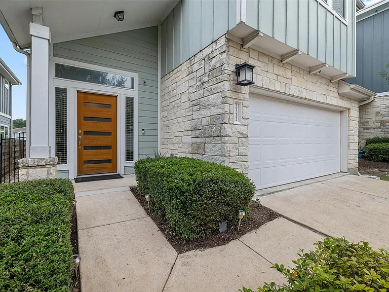 2313 Capulet St — Photo 2
