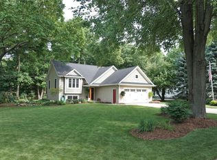 1130 Parmelee Ave NW, Grand Rapids, MI 49504