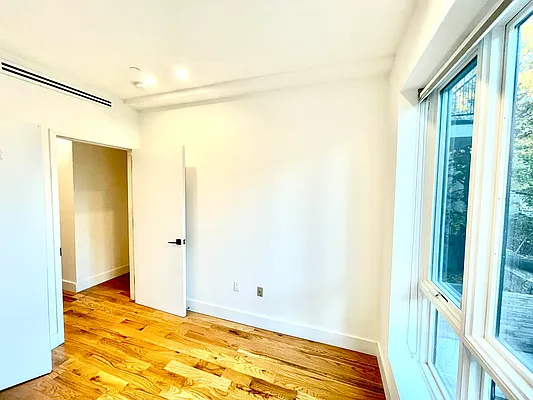 Rented by Pear NYC LLC | media 29