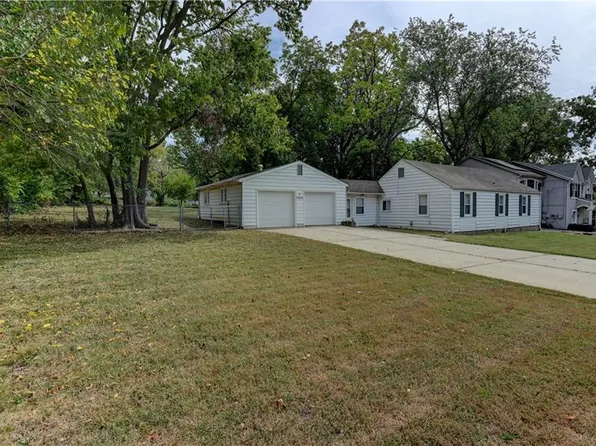 7821 Elm Ave, Raytown, MO 64138