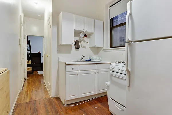 Rented by Bryan L Rozencwaig, LREB | media 16