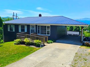 19 Hy Vu Dr, Canton, NC 28716