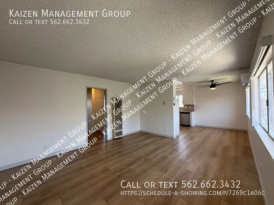 Renovated 2br/2ba Private 2-Car Garage A/C Top Floor Corner — Photo 1