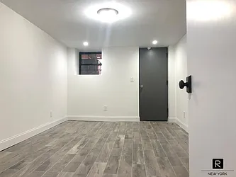 Rented by R New York