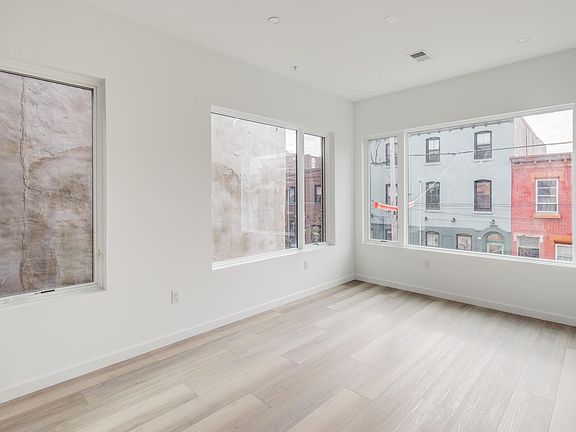 3rd image of 1921 E Dauphin St Unit 3F