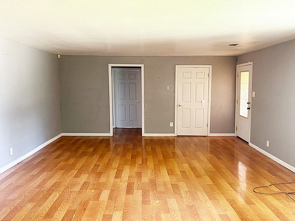 4th image of 1218 Jayway St