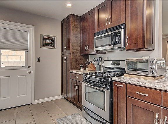 5th image of 3702 W Kingsway Ave