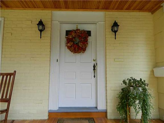 2nd image of 5 Elmbrook Dr