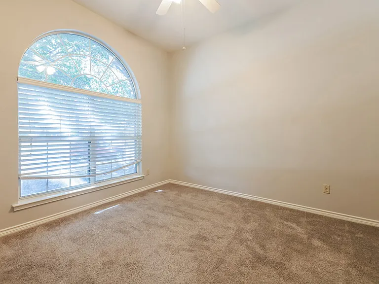 7605 Colfax Dr — Photo 17