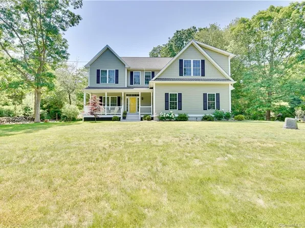 40 Chriswood Trace, Ledyard, CT 06339