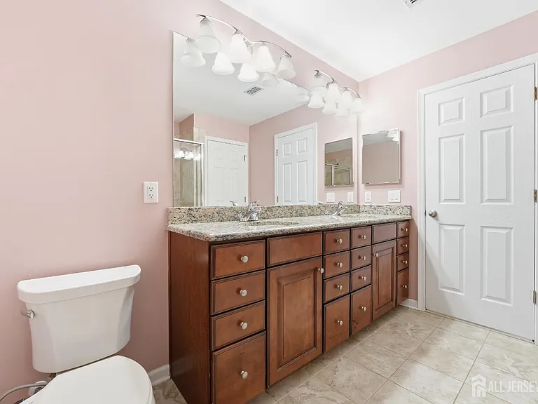 105 Pearce Ln S — Photo 41