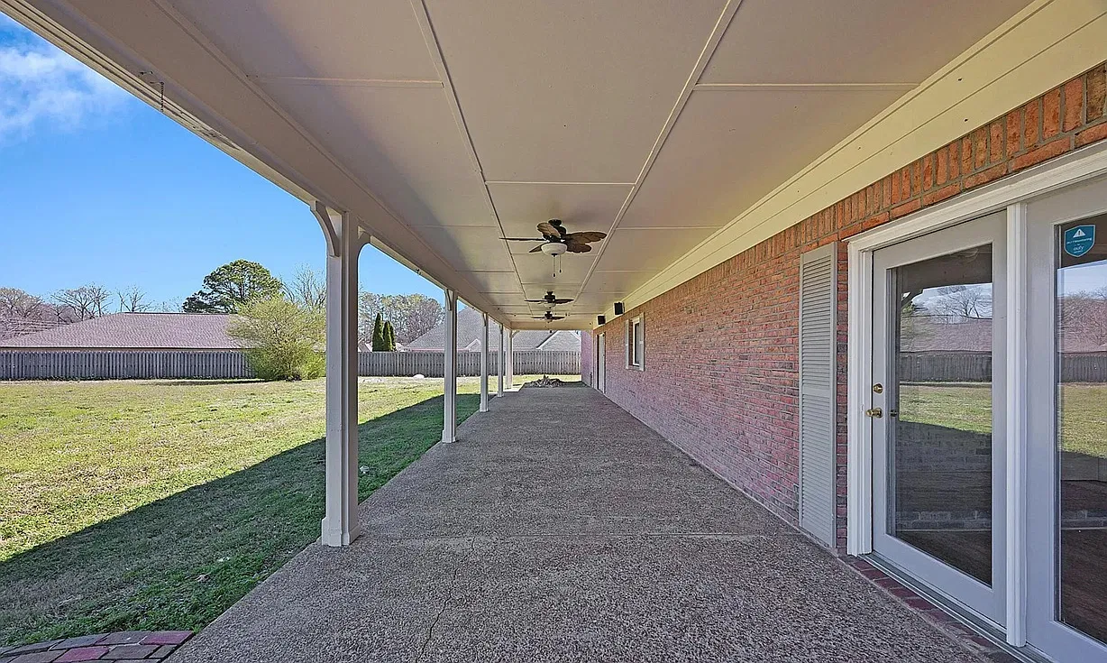 3 bed, 2.5 bath, 3444 sqft, $2,900 — Photo 3