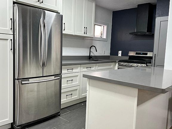 3-Bed & Bath unit @ Carrington St