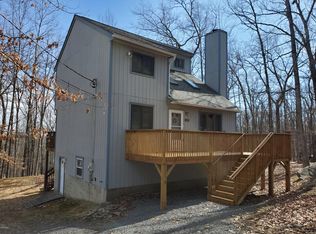 184 Forest Ridge Dr, Hawley, PA 18428