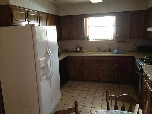 3rd image of 1511 River Oaks Dr