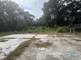 405 N Holland Sylvania Rd, Toledo, OH 43615