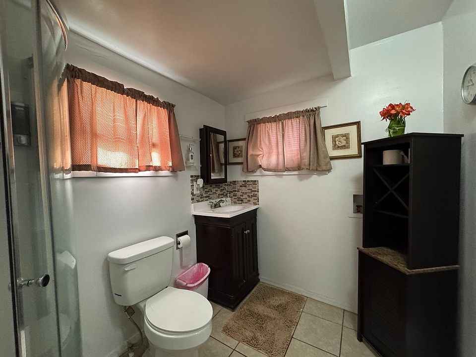 1st image of 1750 Rio Vista Dr #B