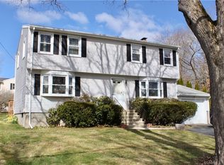 780 Evergreen Ave, Hamden, CT 06518