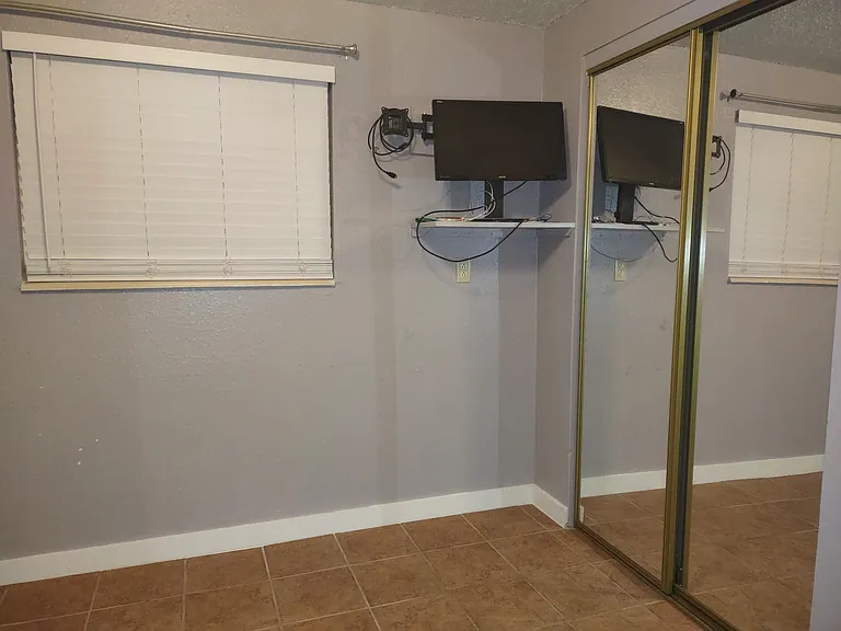 216 Glenda Dr — Photo 13