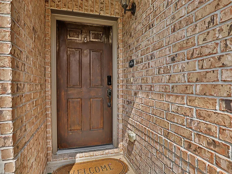 20805 Langworth Pl — Photo 5