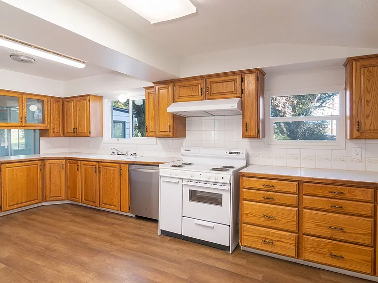 16919 W Silver Lake Rd — Photo 2