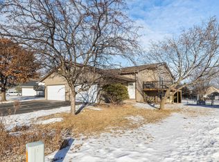 4707 Hayward Rd N, Oakdale, MN 55128