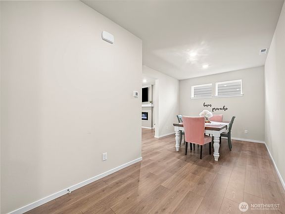 5th image of 1610 NE Calavista Street