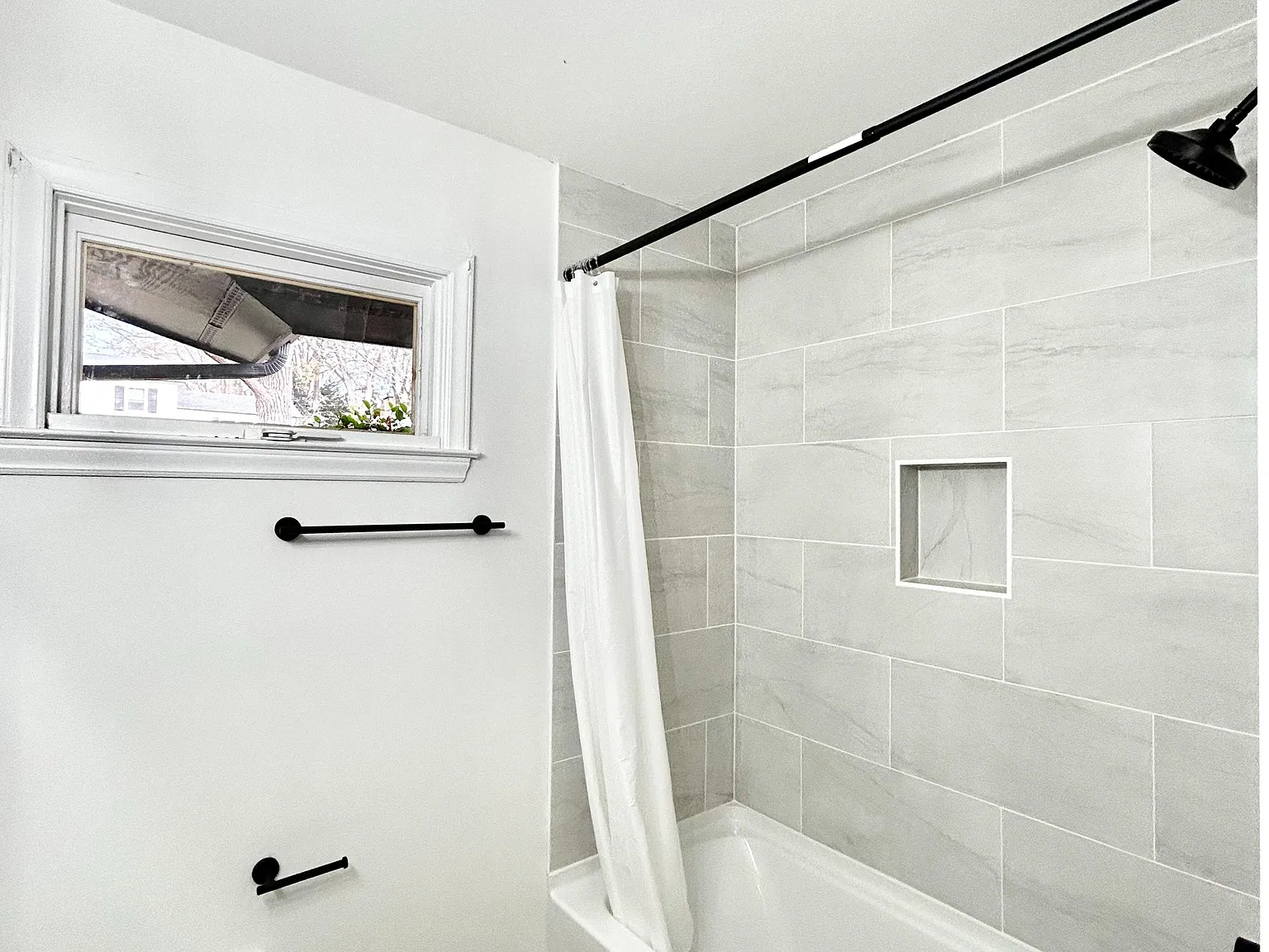 4 bed, 2.0 bath, 1596 sqft, $767 — Photo 4