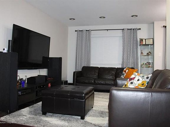 3rd image of 29 Ashley Ln