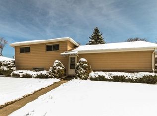 1435 N Park Dr, Mount Prospect, IL 60056