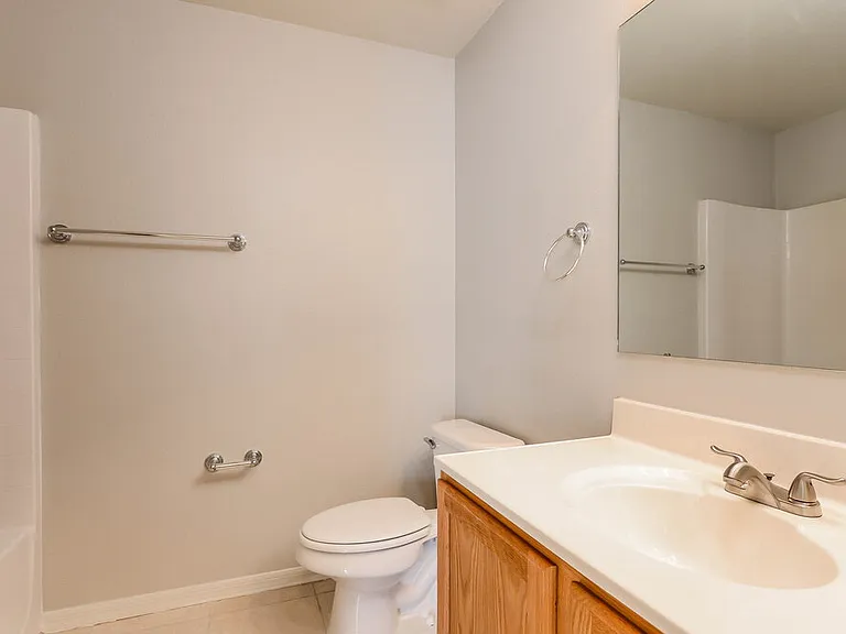 17026 Ongar Ct — Photo 13