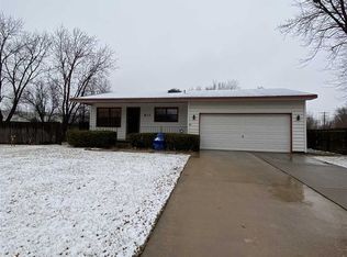 833 N Woodchuck St, Wichita, KS 67212