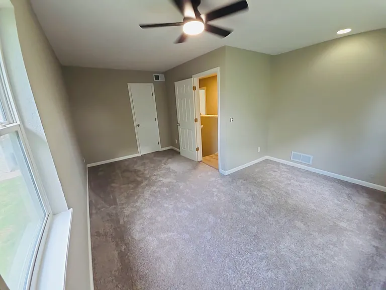 5024 N Topping Ave — Photo 2