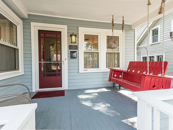 3rd image of 809 Pauline Blvd