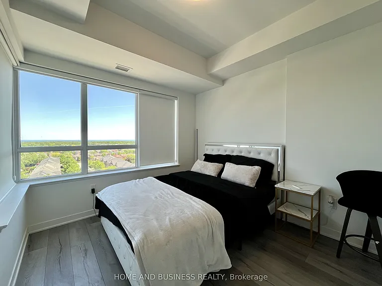395 Dundas St W #816 — Photo 12