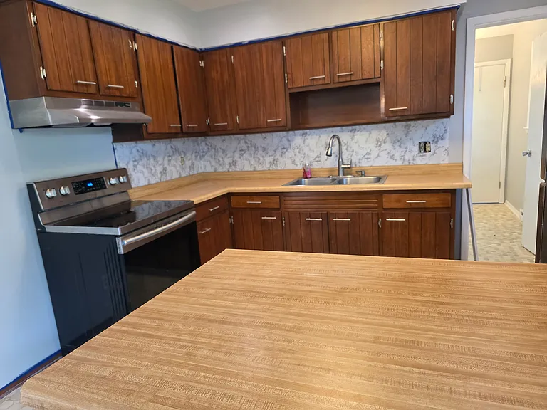 4367 Stuart Dr — Photo 7