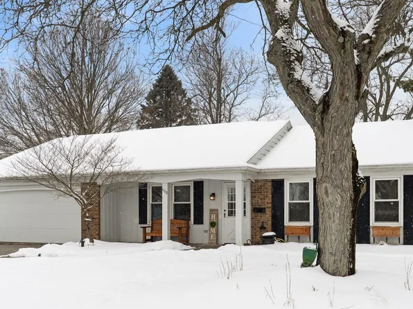 1102 Crestview Dr, Angola, IN 46703